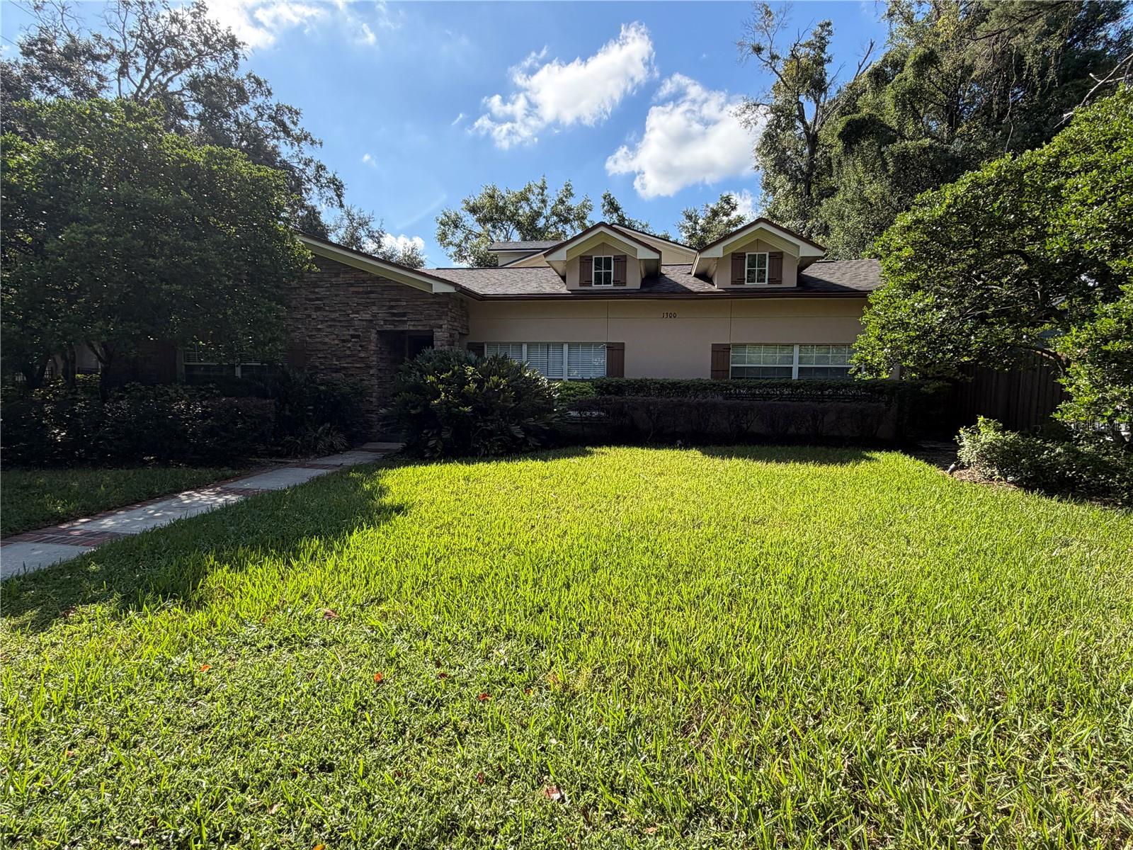 FLOYDS SUB - Residential Lease