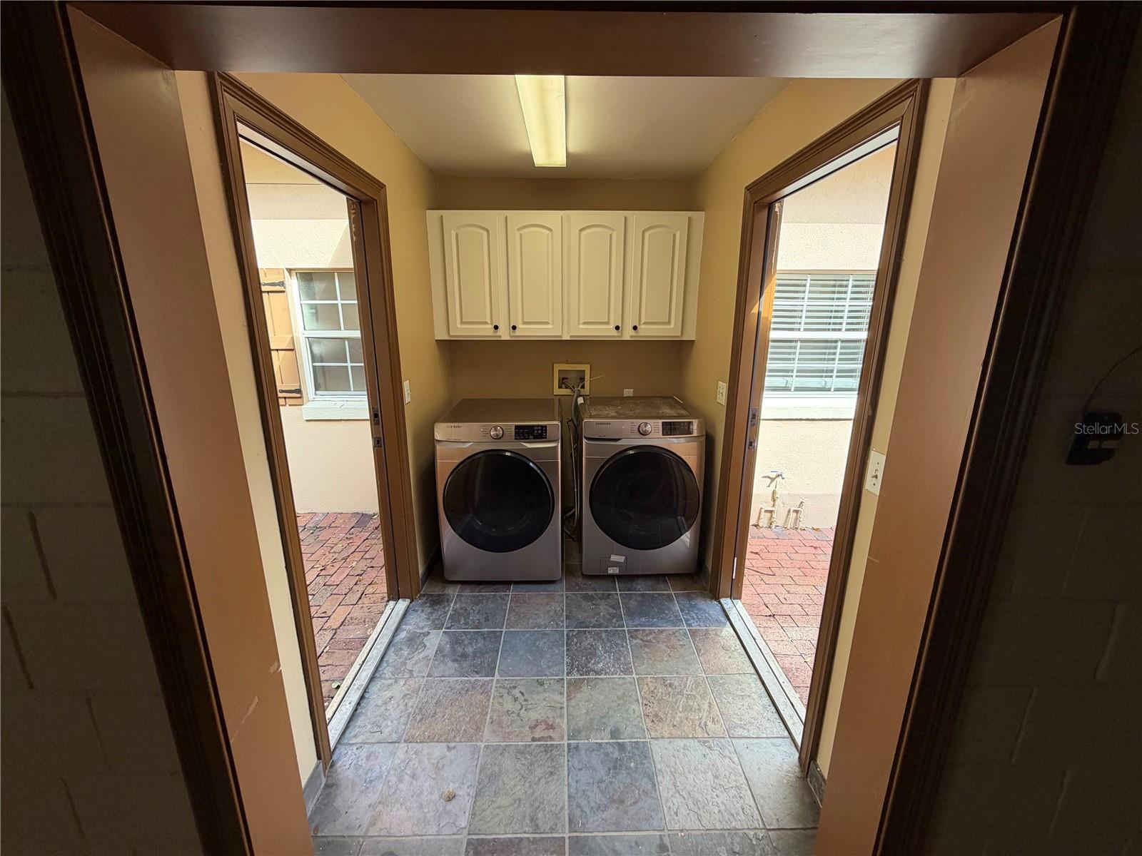 FLOYDS SUB - Residential Lease