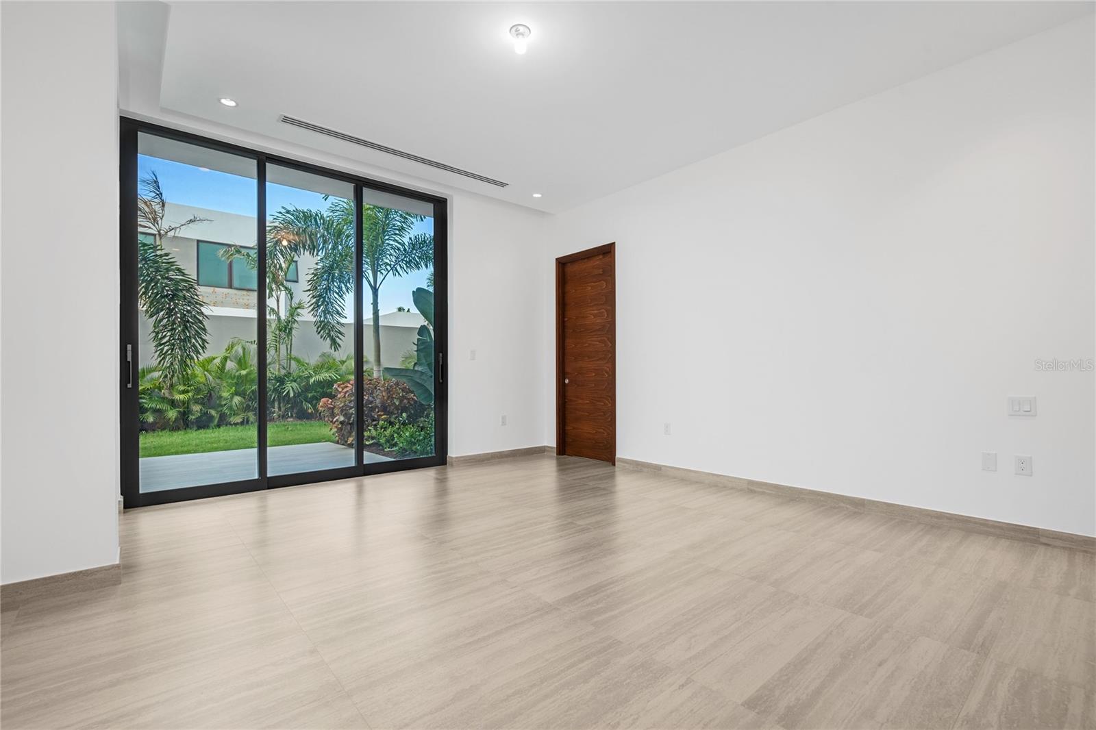 THE ISLES RESIDENCES AT DORADO BEACH - Residential