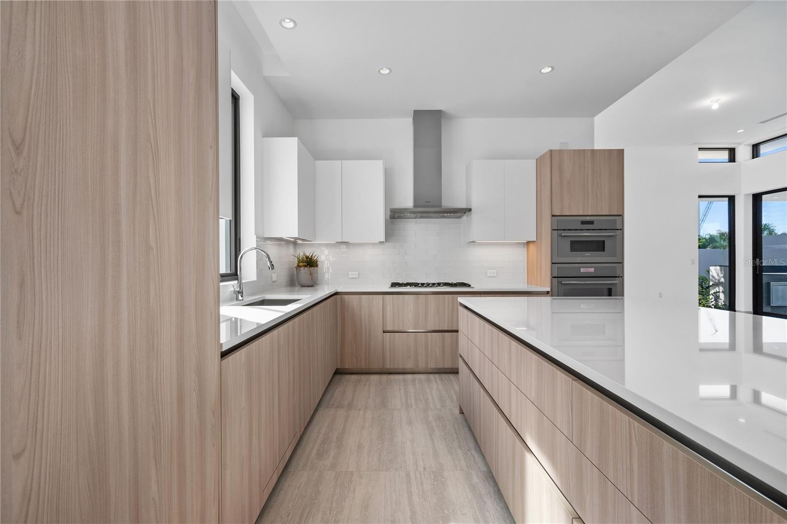 THE ISLES RESIDENCES AT DORADO BEACH - Residential