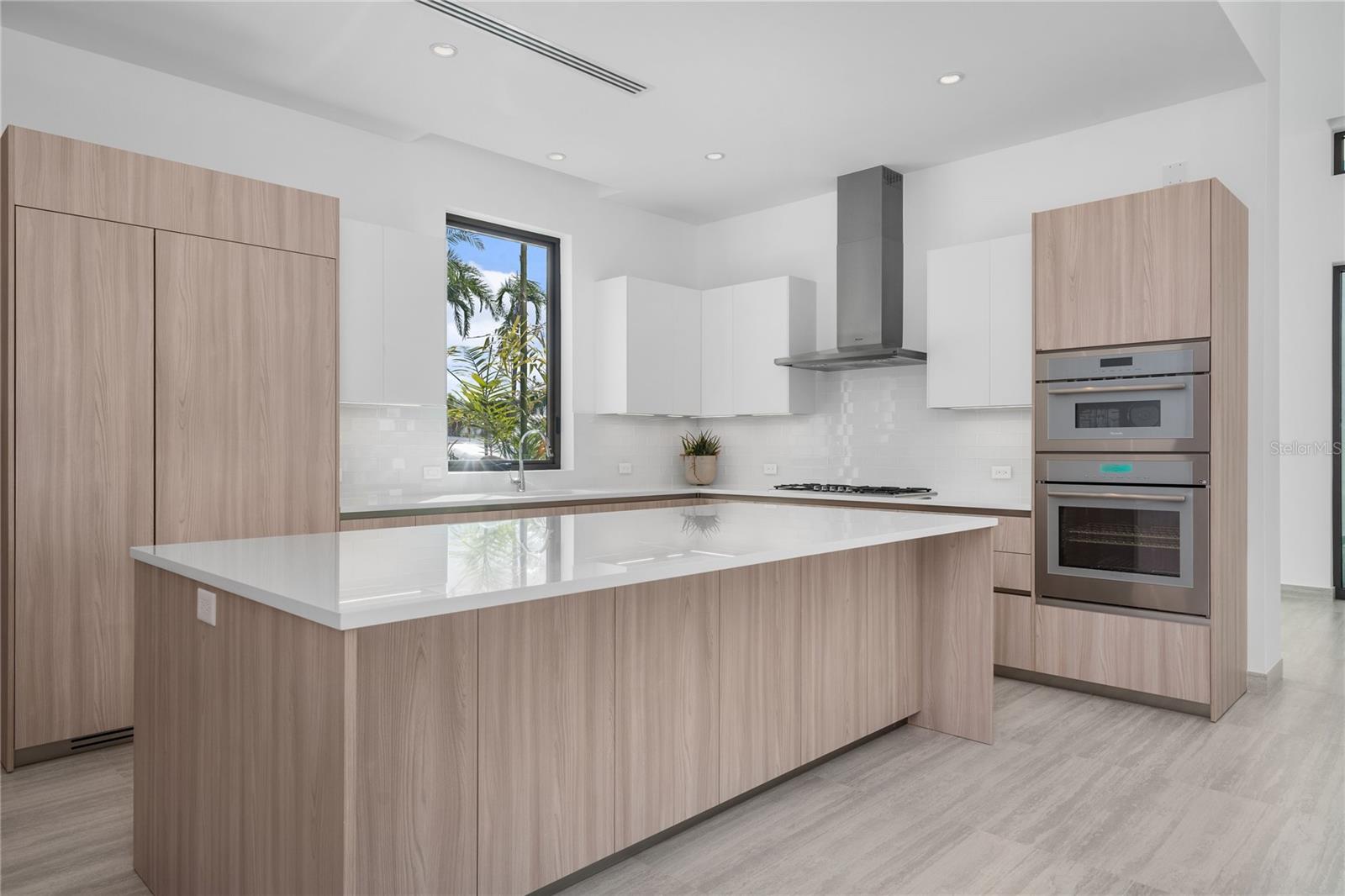 THE ISLES RESIDENCES AT DORADO BEACH - Residential