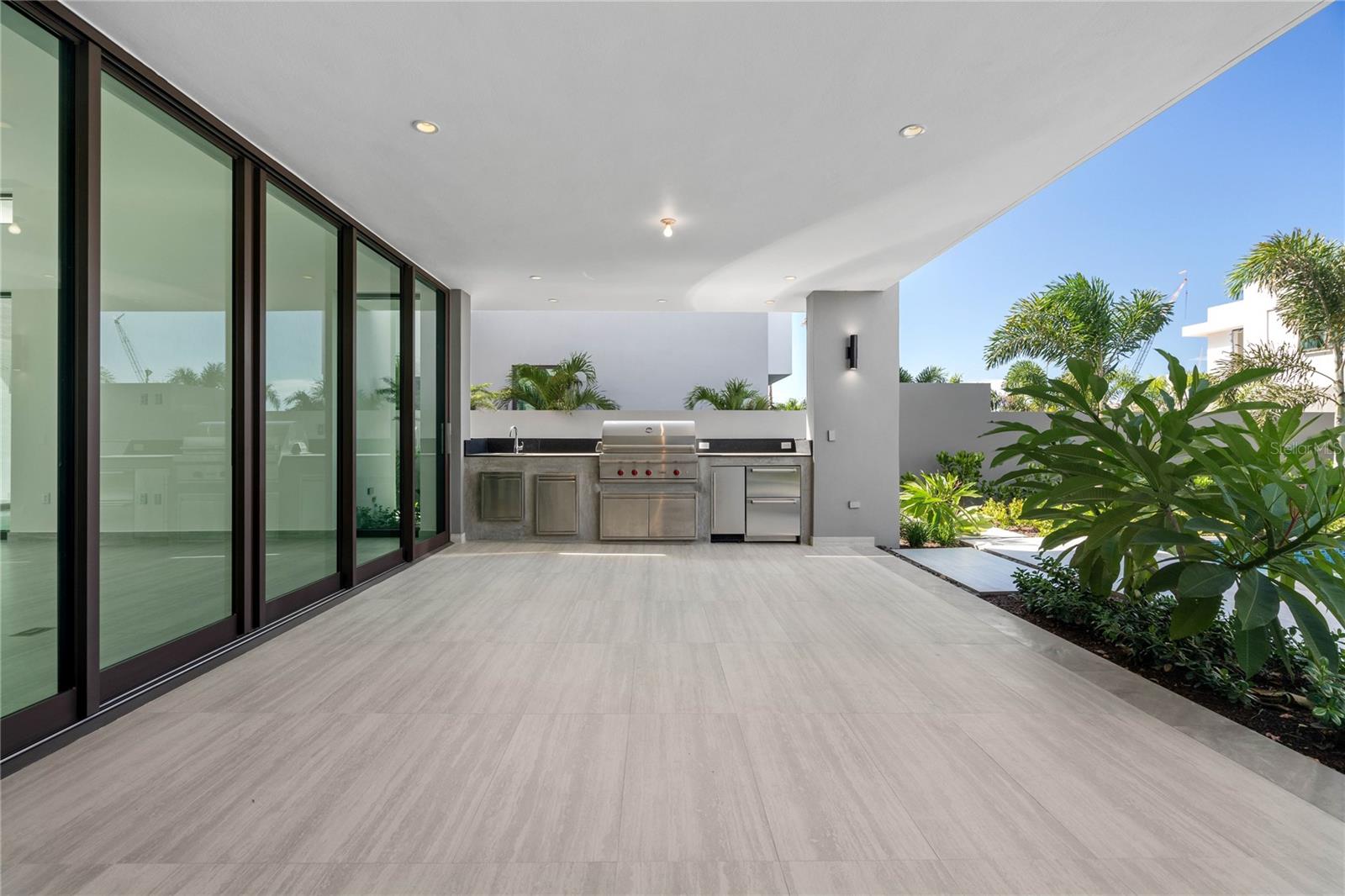 THE ISLES RESIDENCES AT DORADO BEACH - Residential