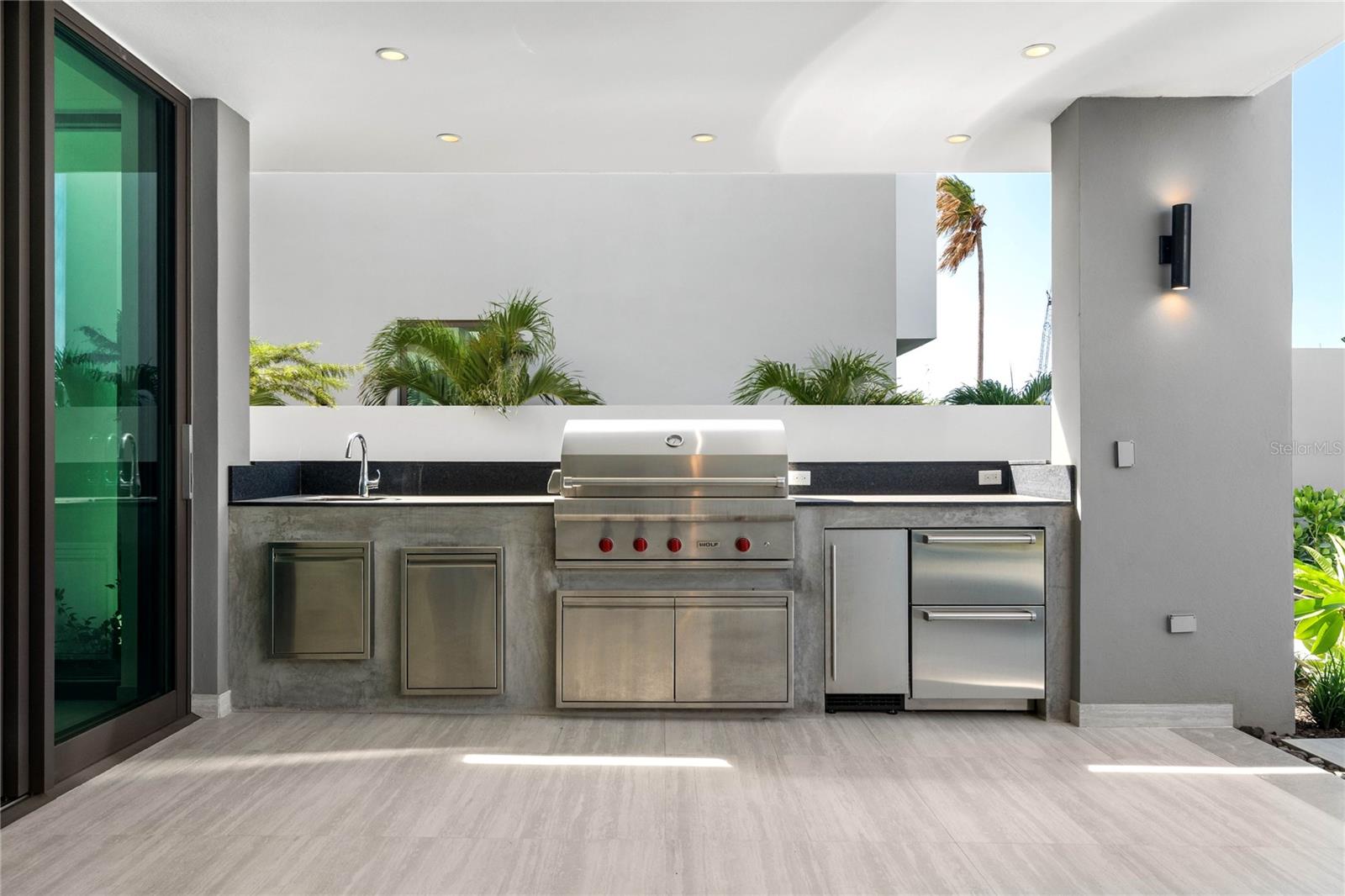 THE ISLES RESIDENCES AT DORADO BEACH - Residential