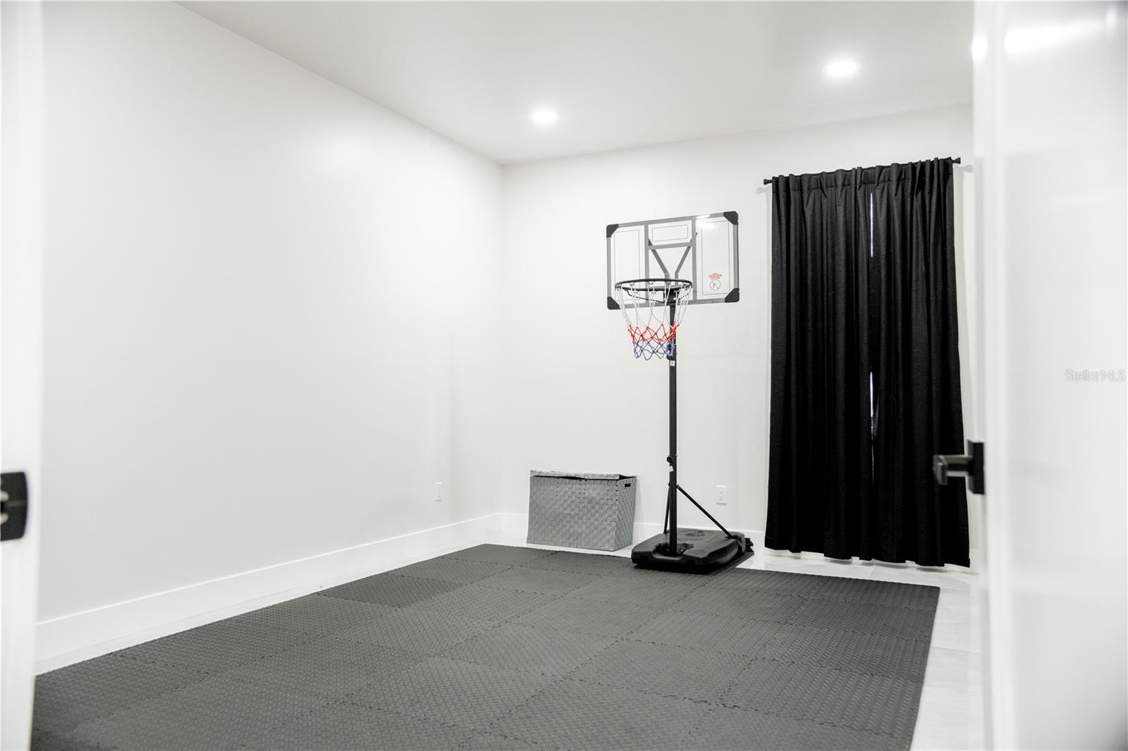 HIGH POINT MUNDAYS ADD - Residential Lease