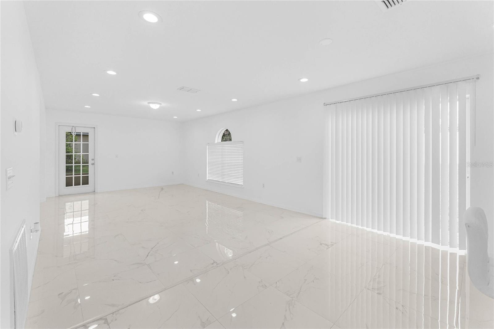 MASCOTTE DUKES LAKE PH 03 - Residential