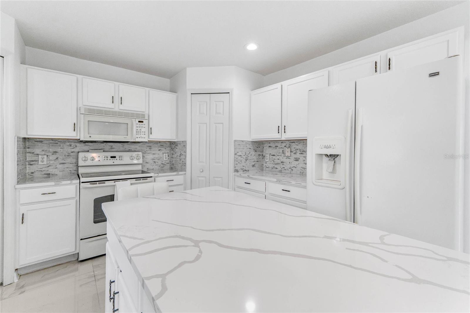 MASCOTTE DUKES LAKE PH 03 - Residential