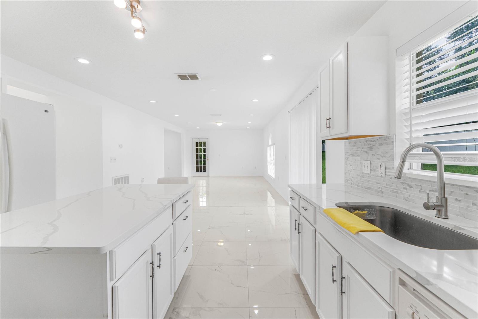 MASCOTTE DUKES LAKE PH 03 - Residential