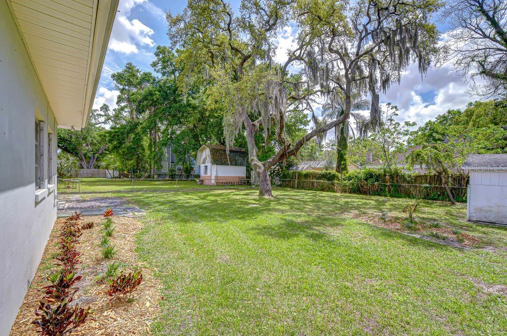 CALIFORNIA HEIGHTS - Residential