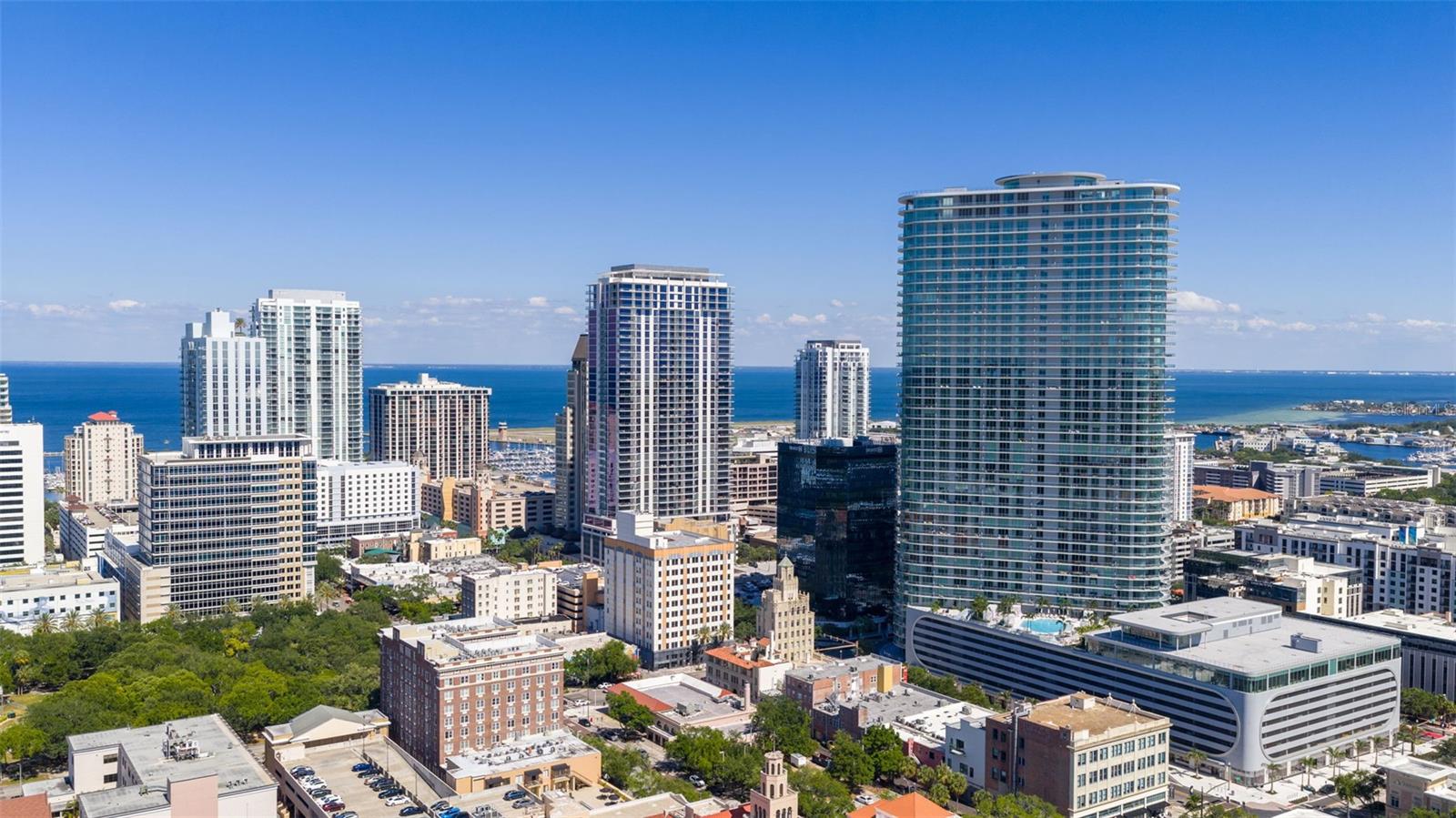 CONDO RESIDENCES AT 400 CENTRAL - Residential