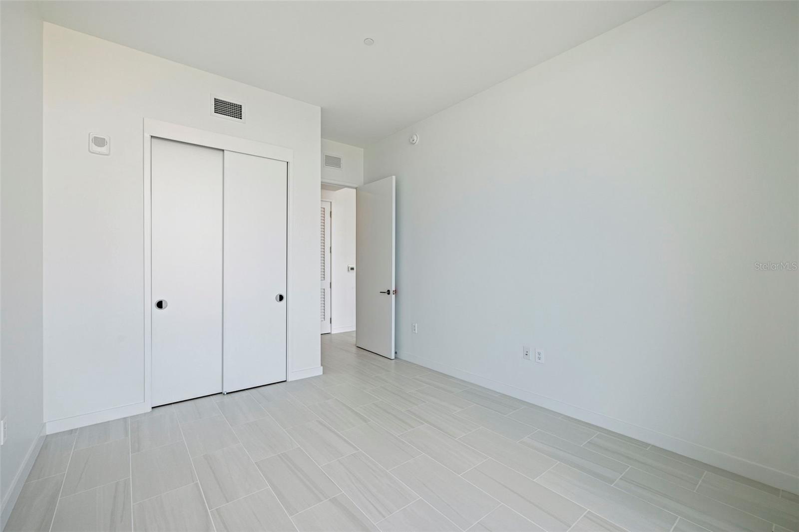 CONDO RESIDENCES AT 400 CENTRAL - Residential