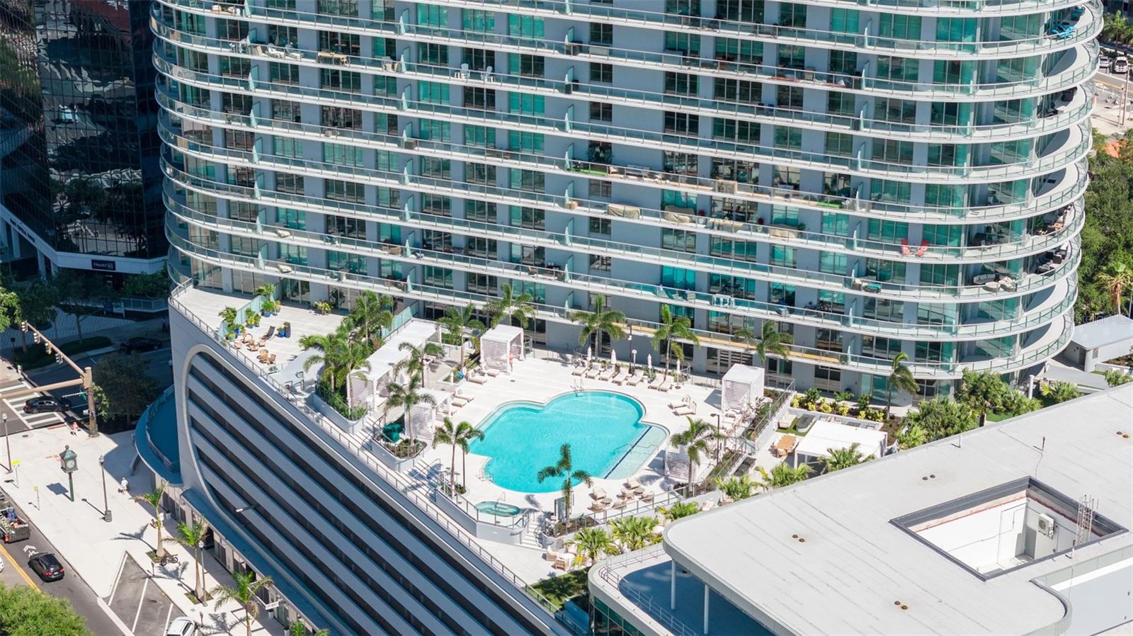 CONDO RESIDENCES AT 400 CENTRAL - Residential