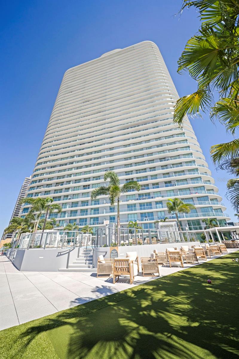 CONDO RESIDENCES AT 400 CENTRAL - Residential