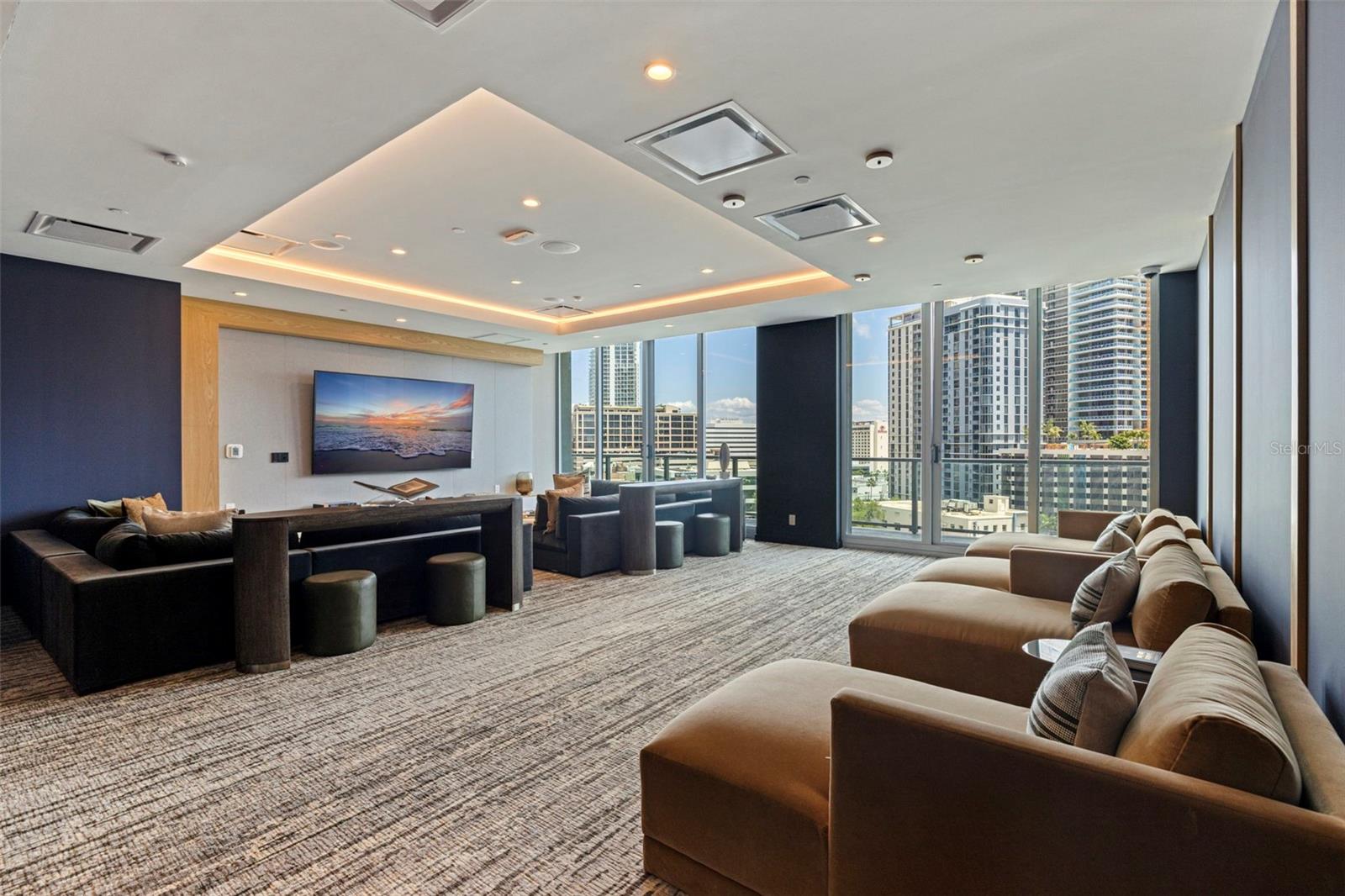 CONDO RESIDENCES AT 400 CENTRAL - Residential