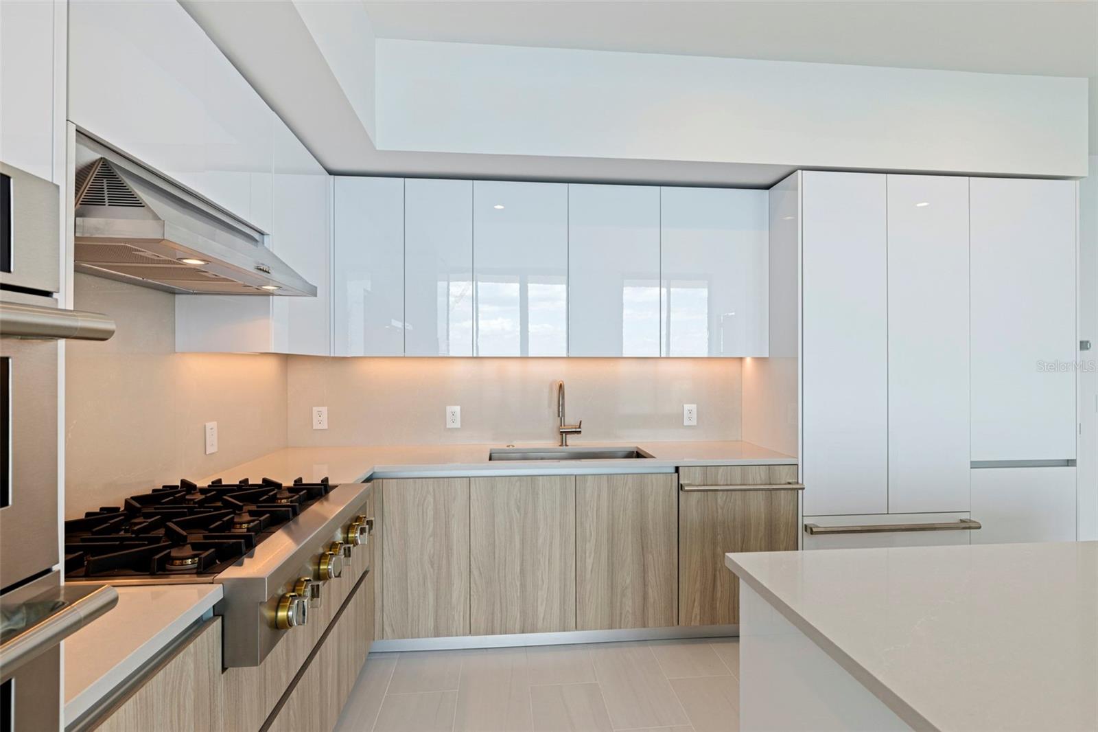 CONDO RESIDENCES AT 400 CENTRAL - Residential
