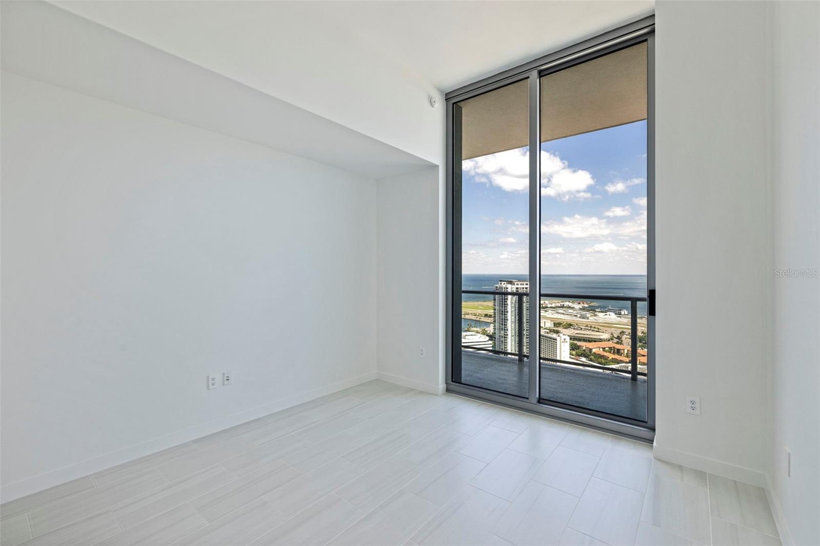 CONDO RESIDENCES AT 400 CENTRAL - Residential