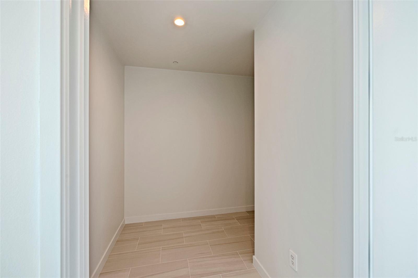 CONDO RESIDENCES AT 400 CENTRAL - Residential