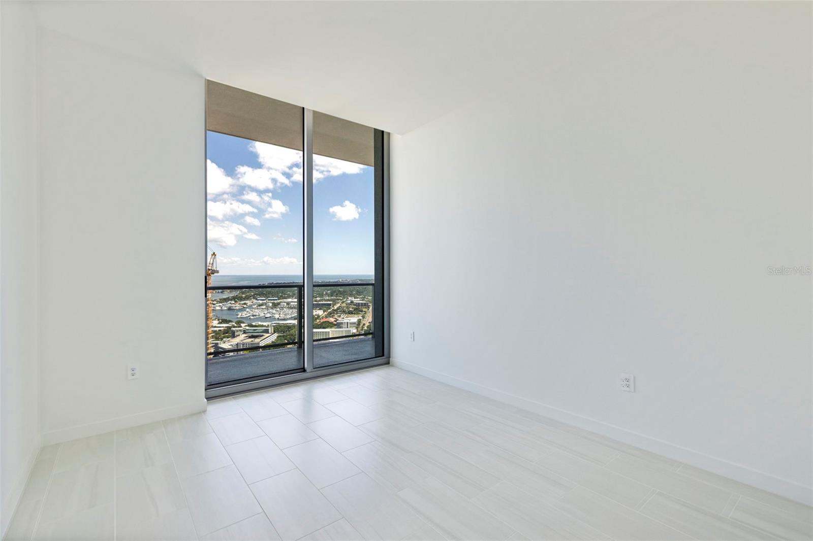 CONDO RESIDENCES AT 400 CENTRAL - Residential