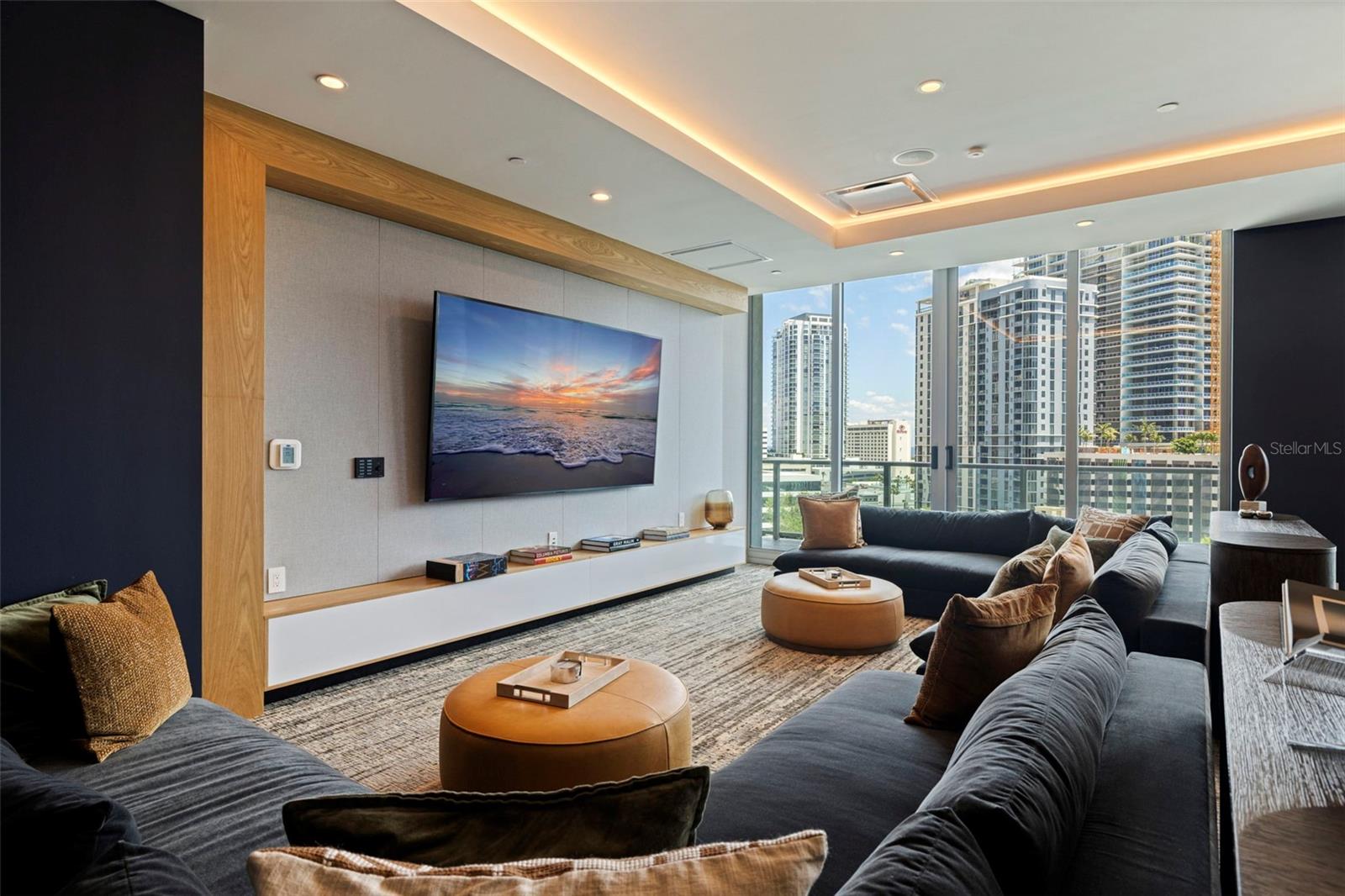 CONDO RESIDENCES AT 400 CENTRAL - Residential