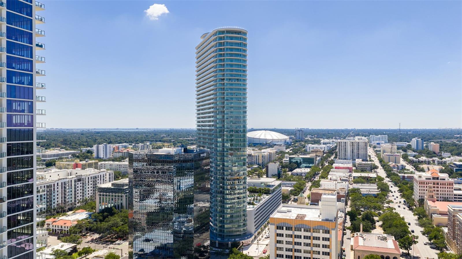 CONDO RESIDENCES AT 400 CENTRAL - Residential