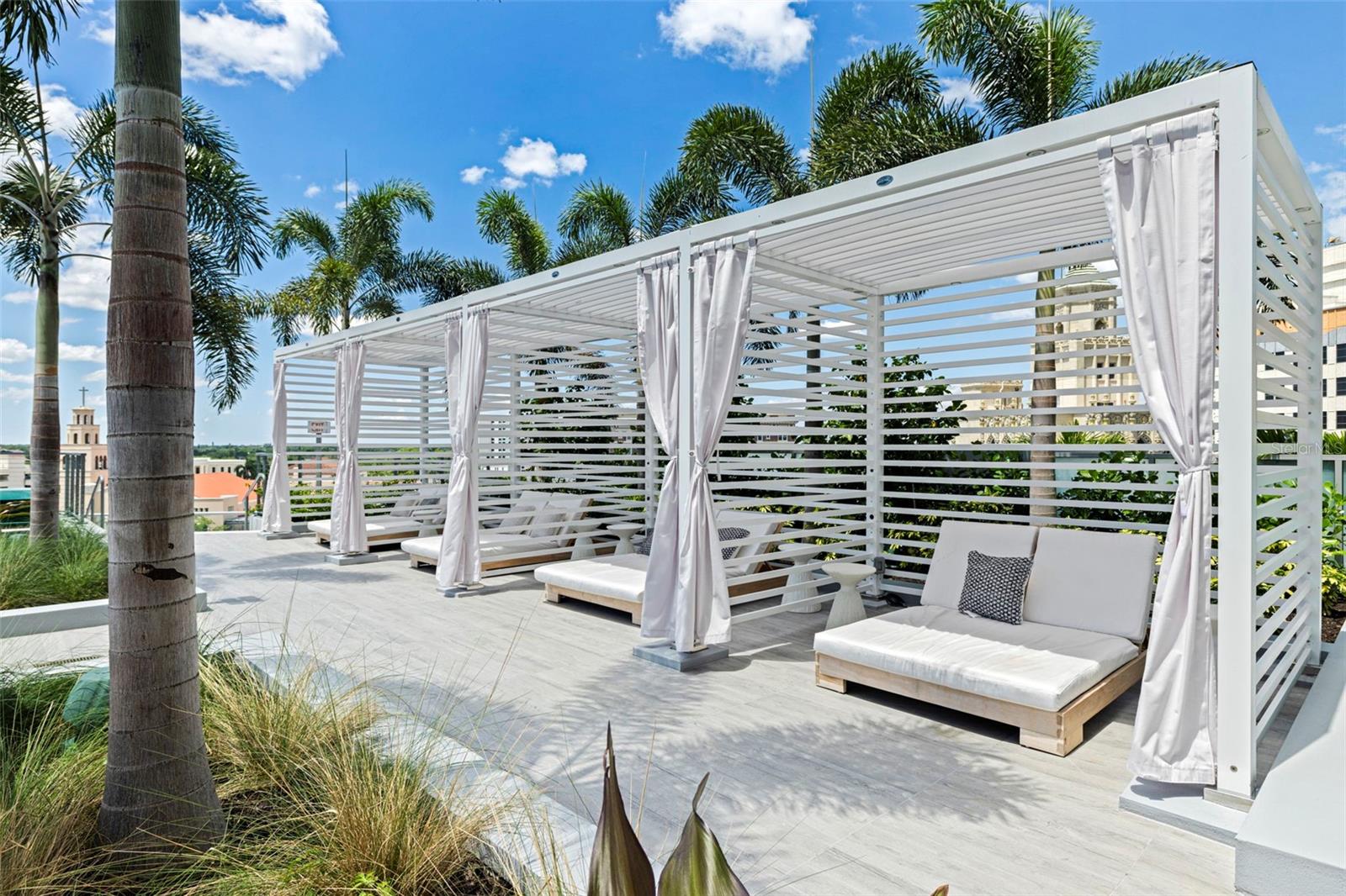 CONDO RESIDENCES AT 400 CENTRAL - Residential