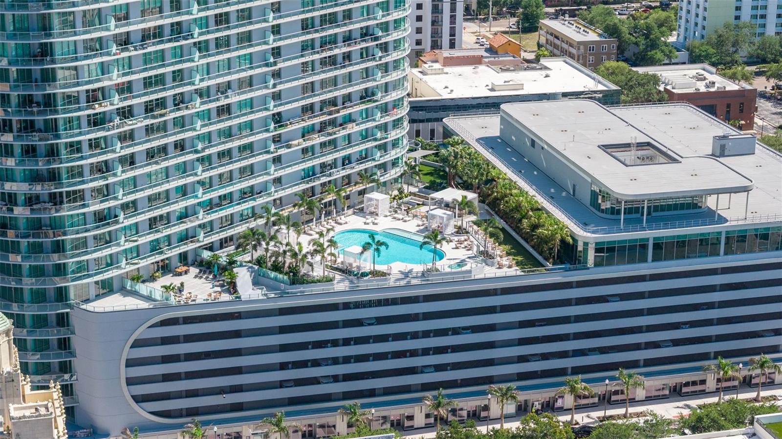 CONDO RESIDENCES AT 400 CENTRAL - Residential