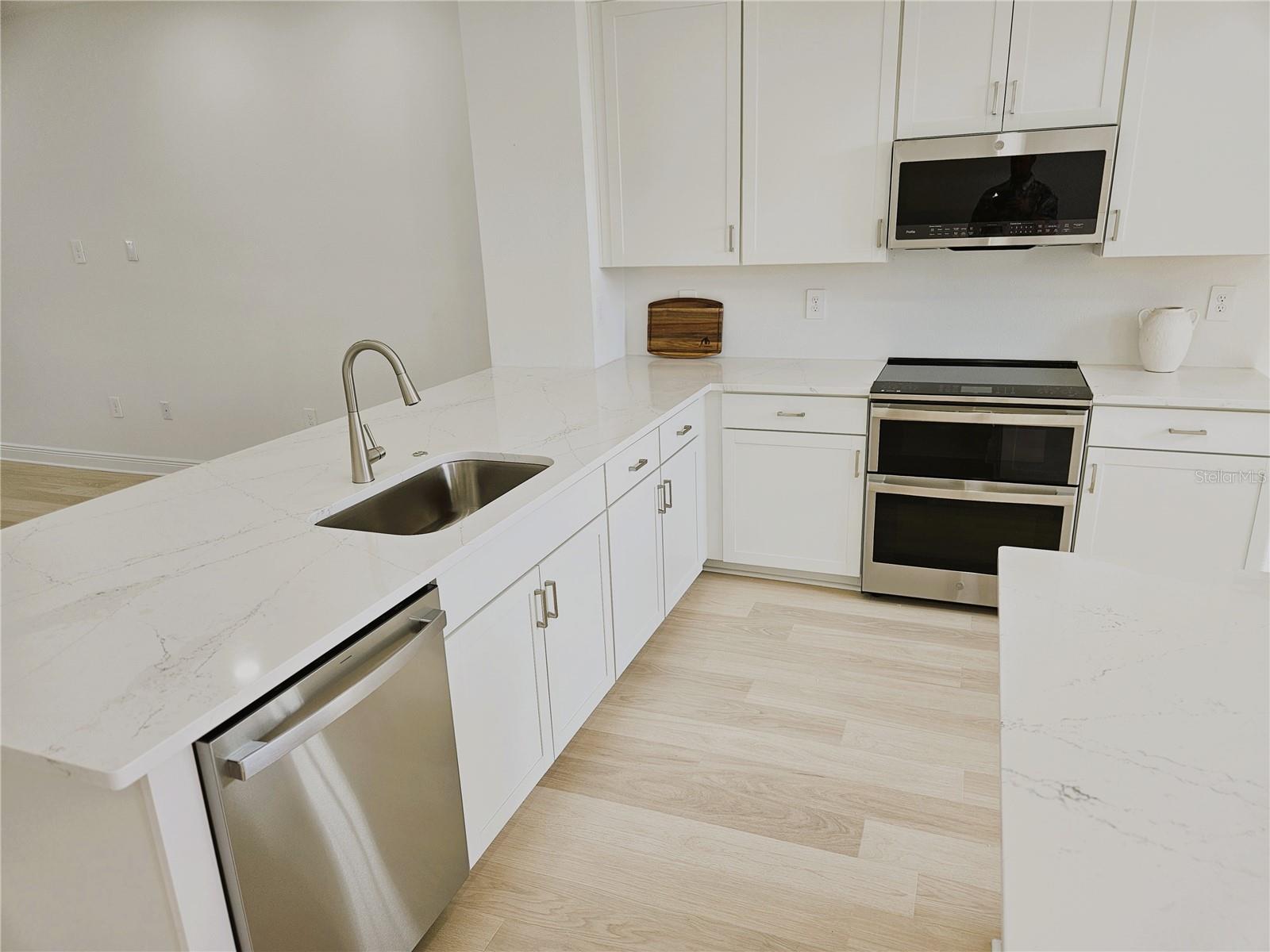 PALMERA AT WELLEN PARK - Residential