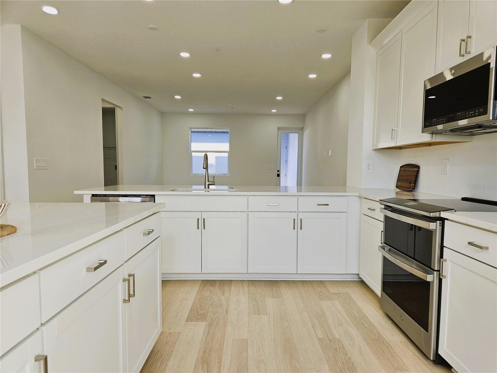 PALMERA AT WELLEN PARK - Residential