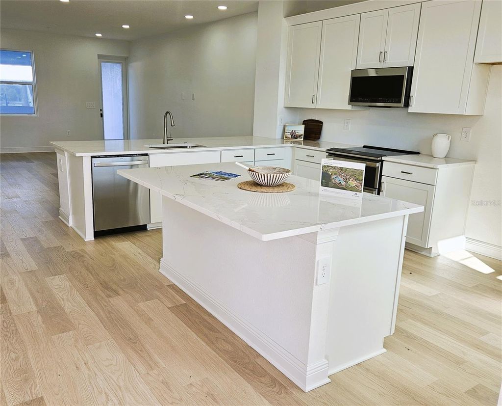 Photo of 17712 Broadleaf Loop, Venice, FL 34293 (MLS # N6143680)