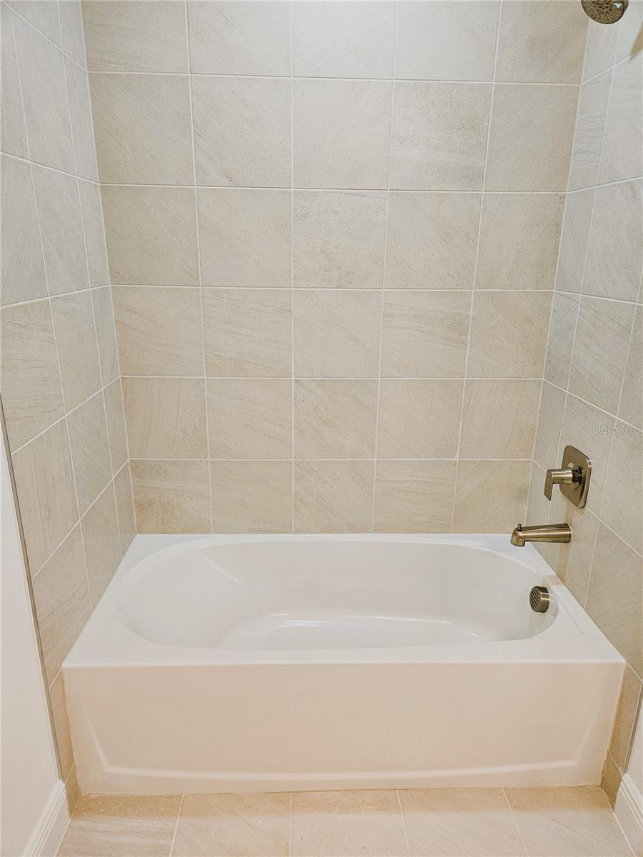 PALMERA AT WELLEN PARK - Residential