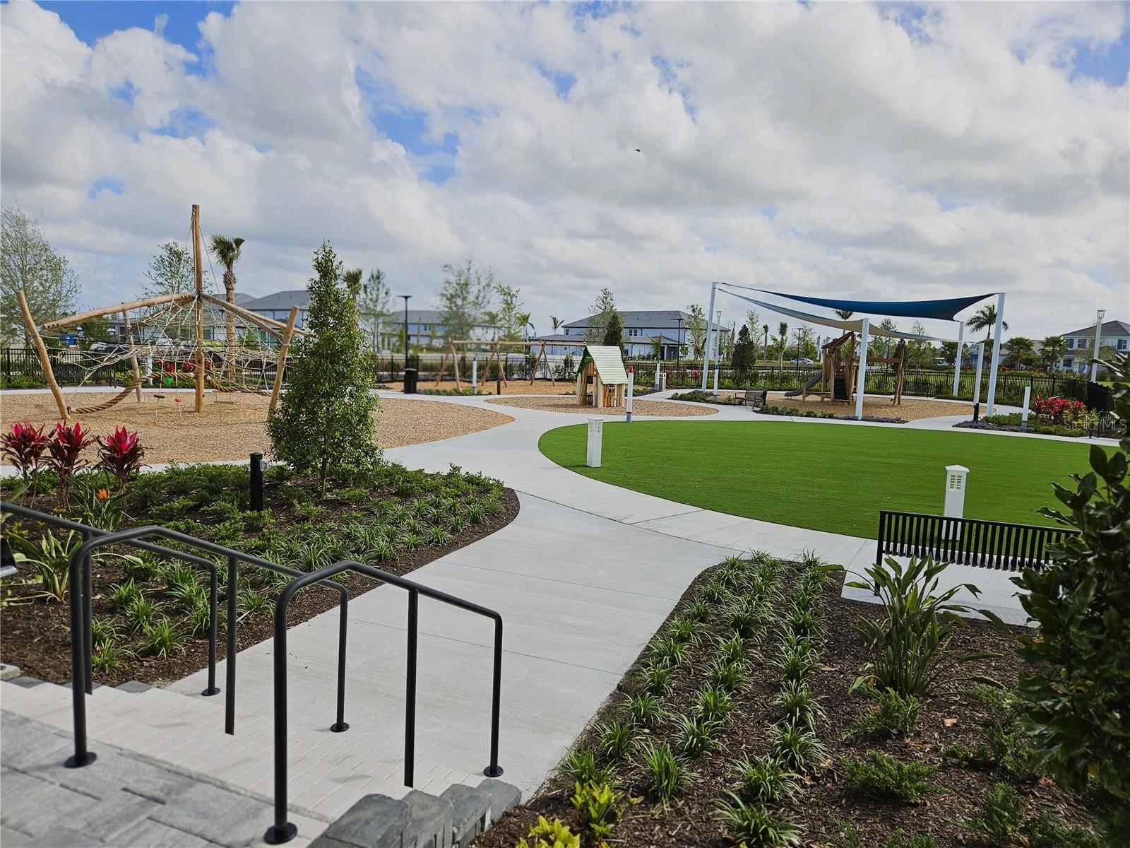 PALMERA AT WELLEN PARK - Residential