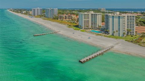 A home in LONGBOAT KEY