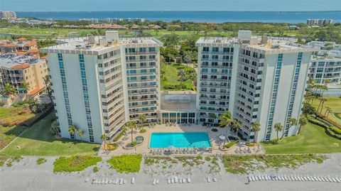 A home in LONGBOAT KEY