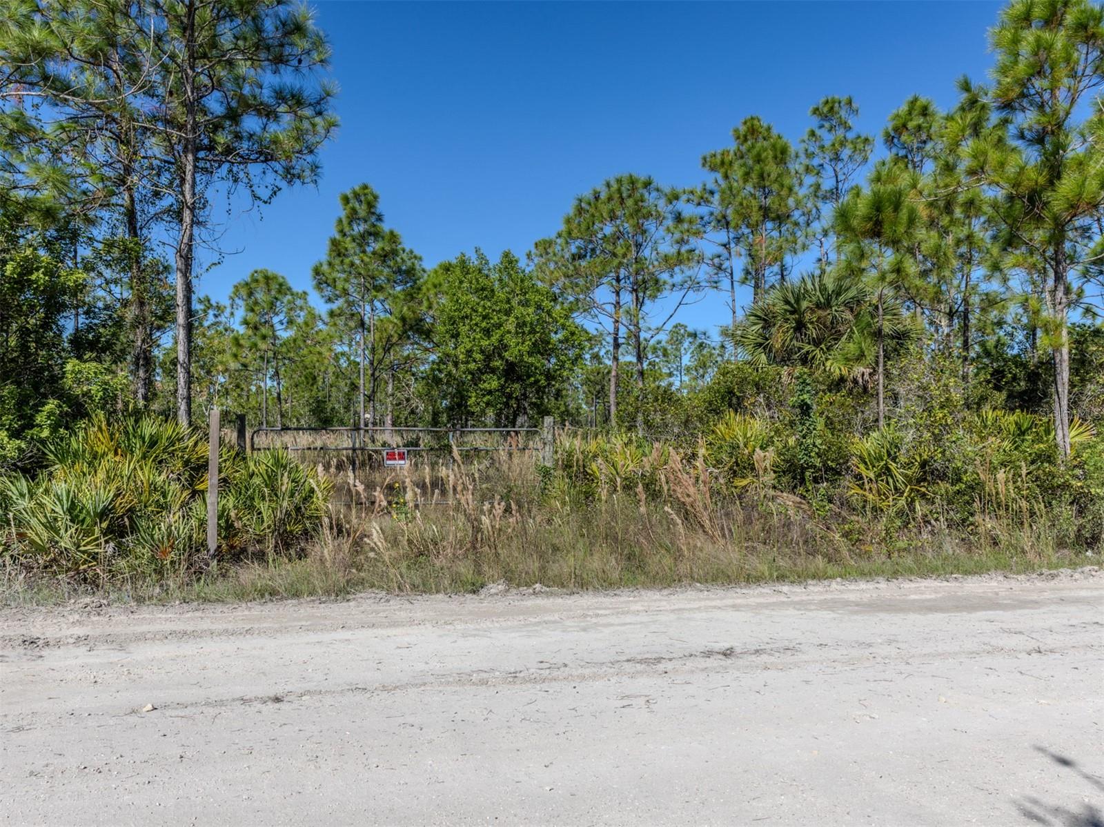 CHARLOTTE COUNTY - Land
