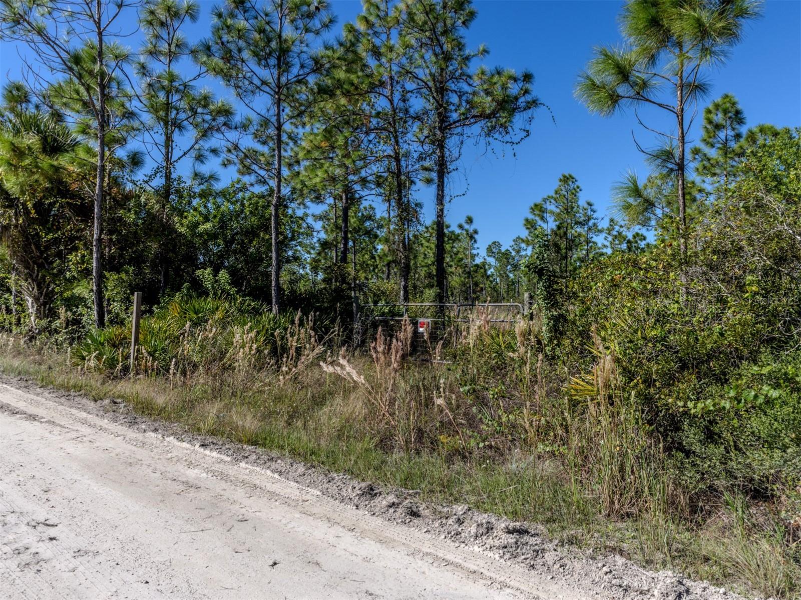 CHARLOTTE COUNTY - Land