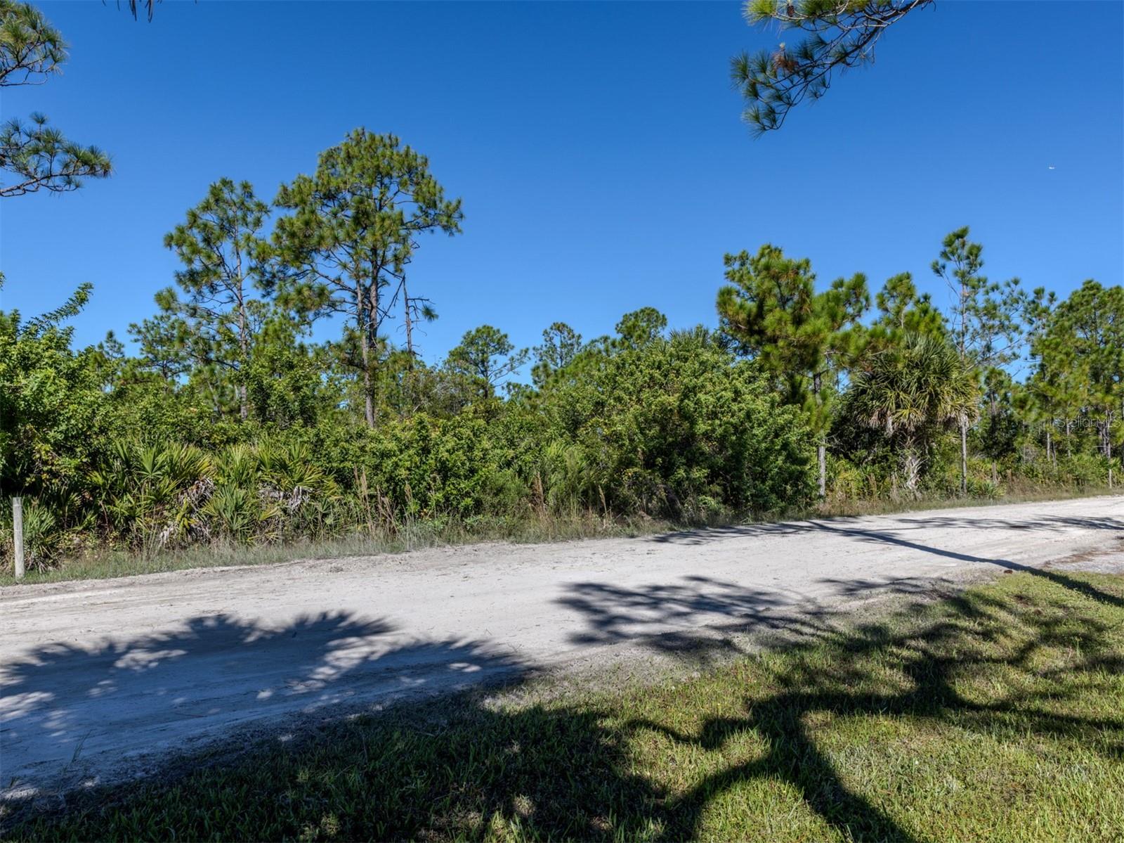 CHARLOTTE COUNTY - Land