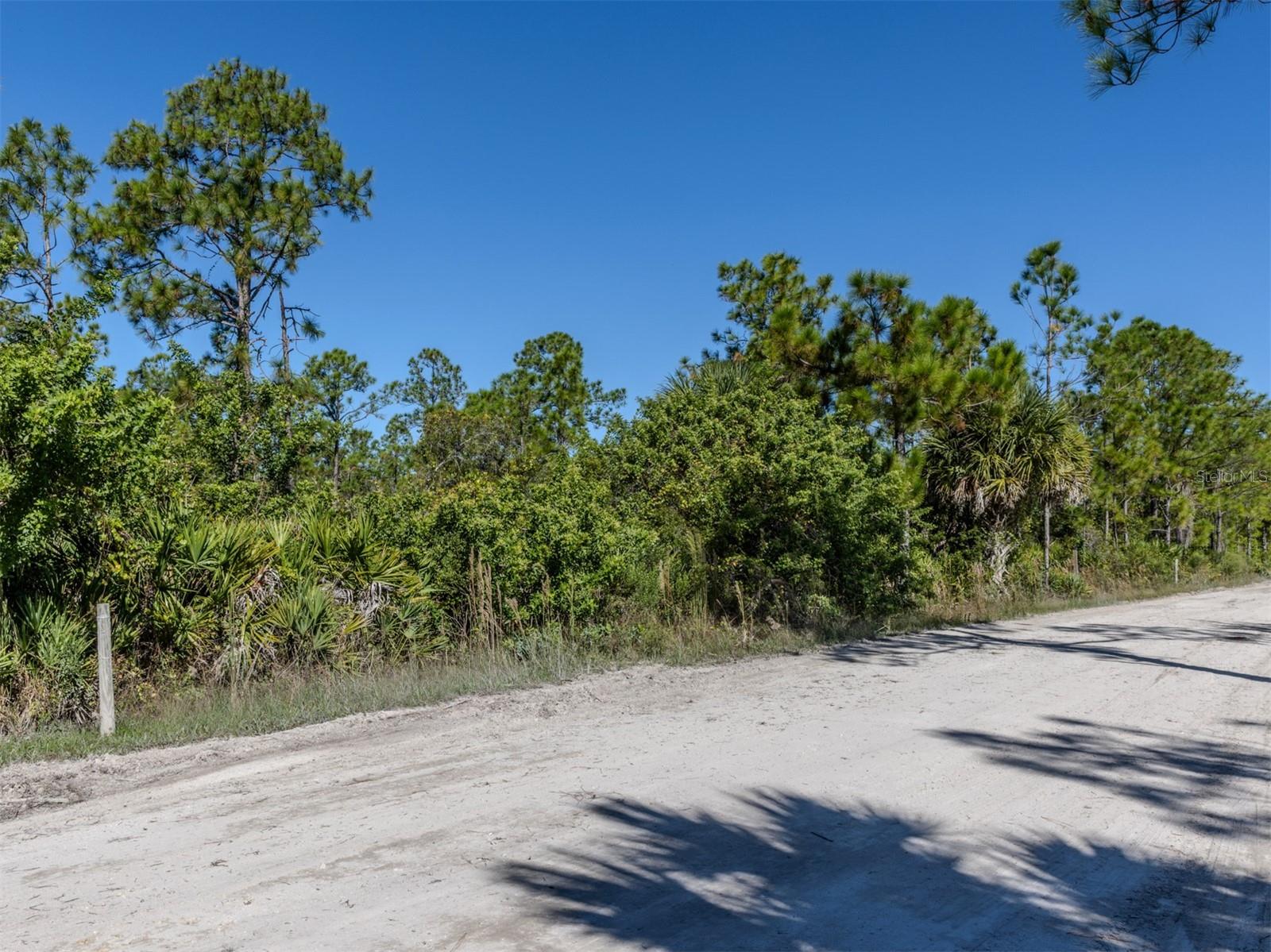 CHARLOTTE COUNTY - Land