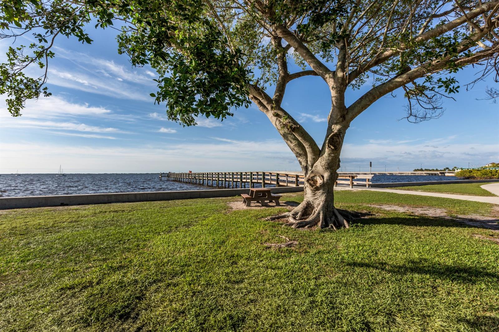 CHARLOTTE COUNTY - Land