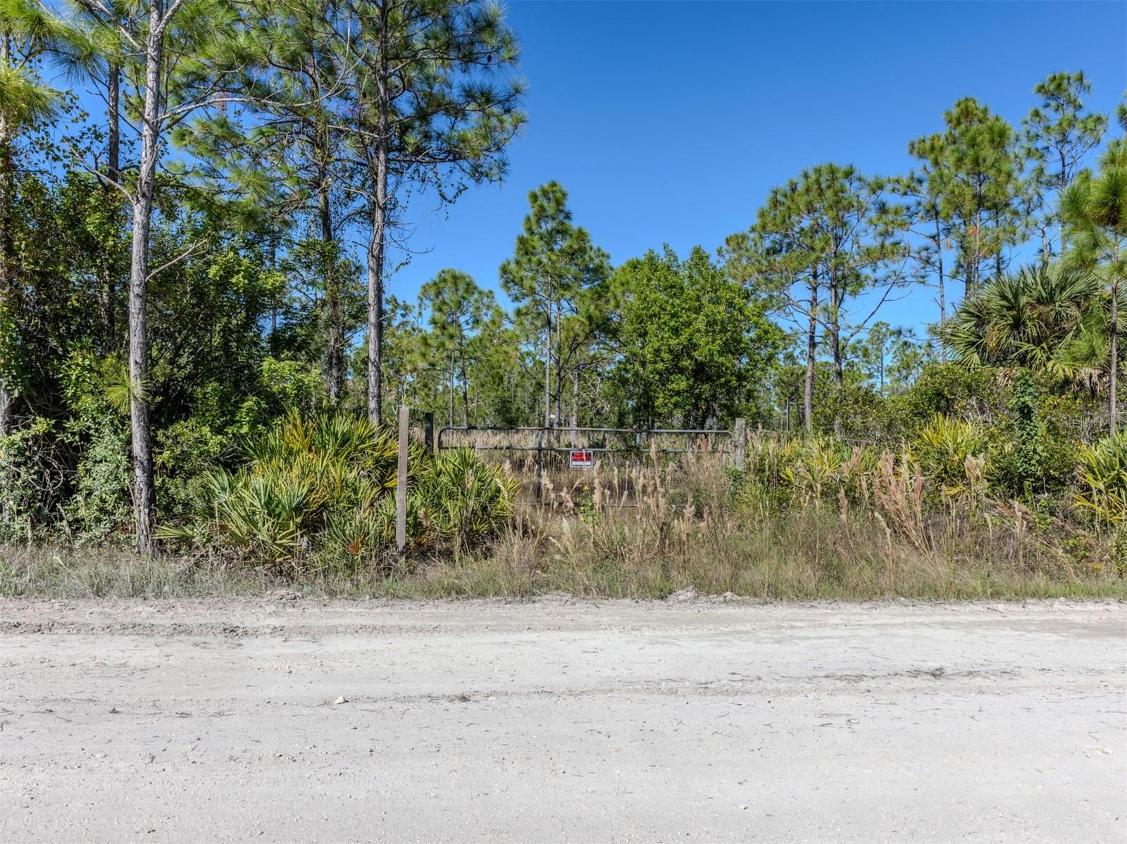 CHARLOTTE COUNTY - Land