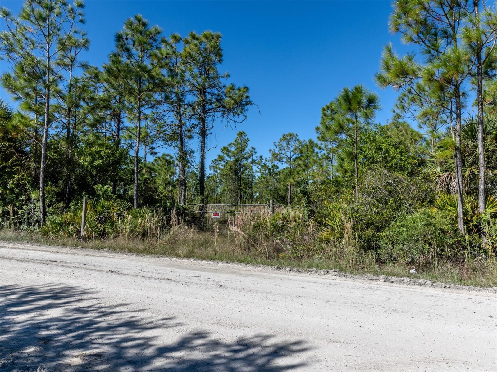 CHARLOTTE COUNTY - Land