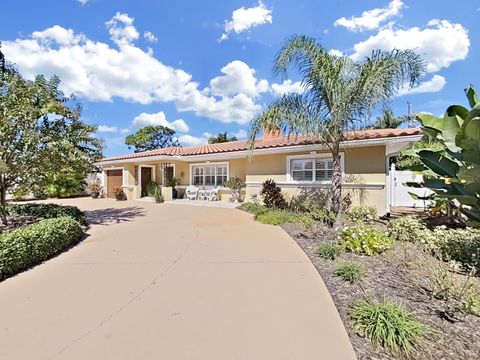 Photo of 6601 Renaldo Way S, St Petersburg, FL 33707 (MLS # TB8439305)