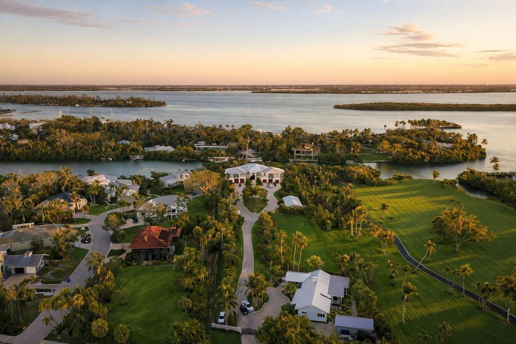 Photo of 6680 Gulf Of Mexico Drive, Longboat Key, FL 34228 (MLS # A4682193)