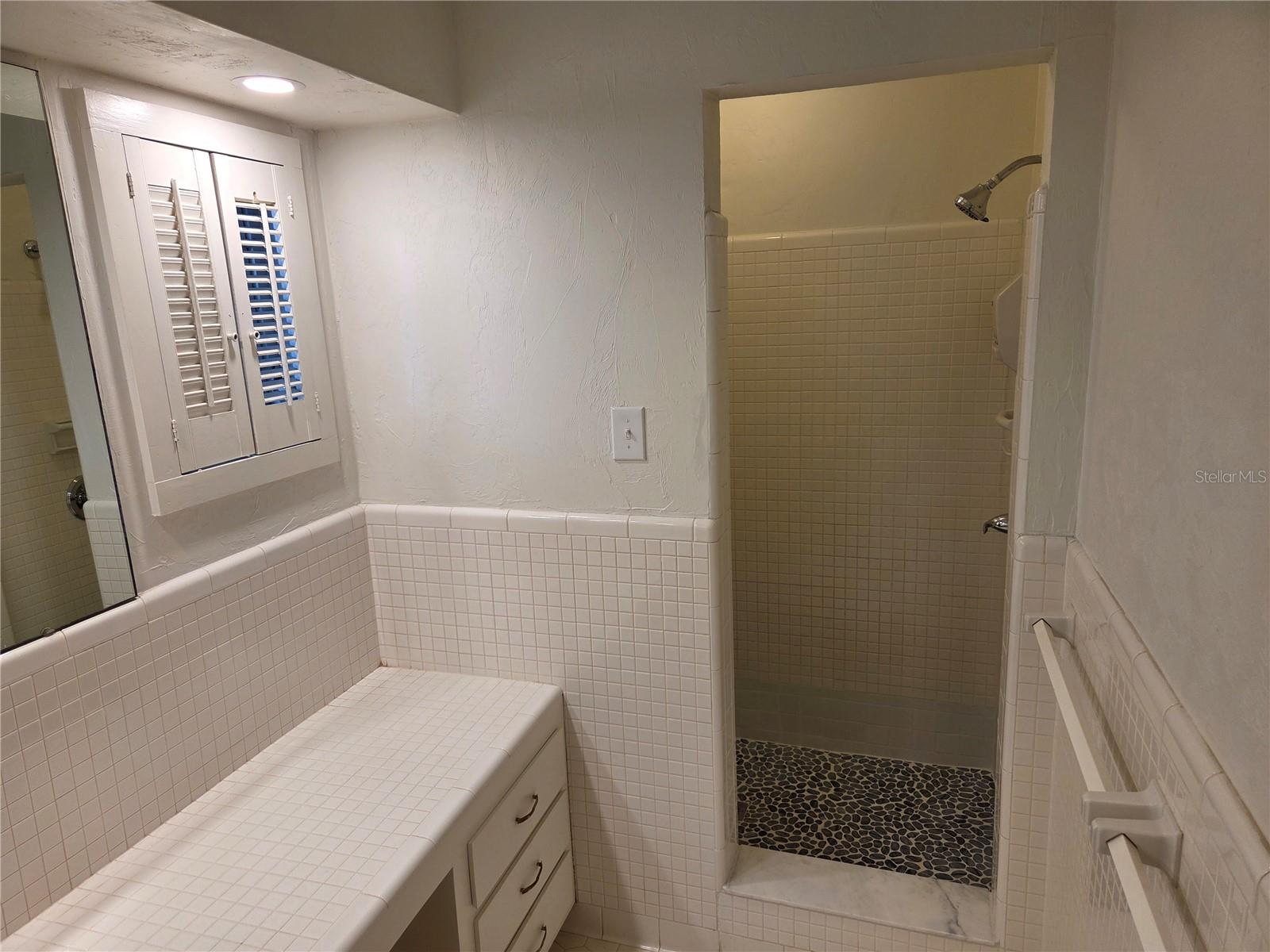 COLCLOUGH HILL 1ST ADDN-CLINCH GRT - Residential