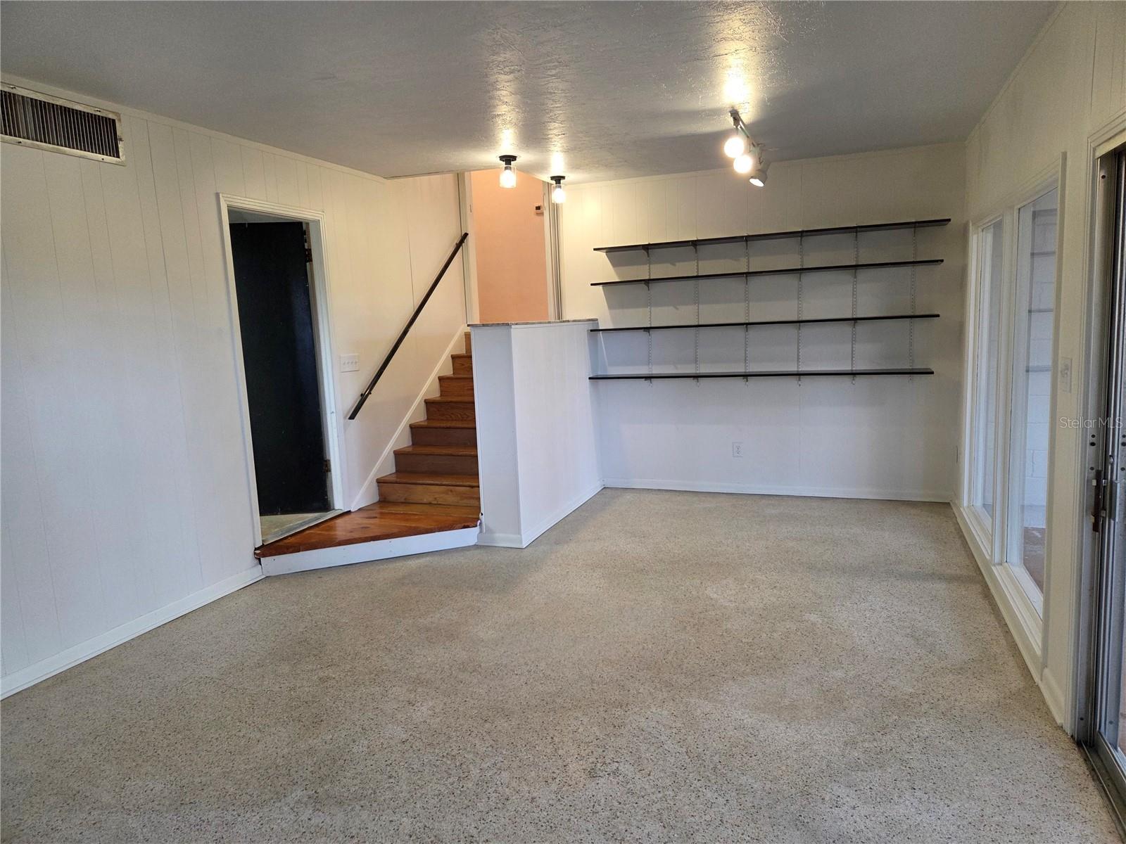 COLCLOUGH HILL 1ST ADDN-CLINCH GRT - Residential