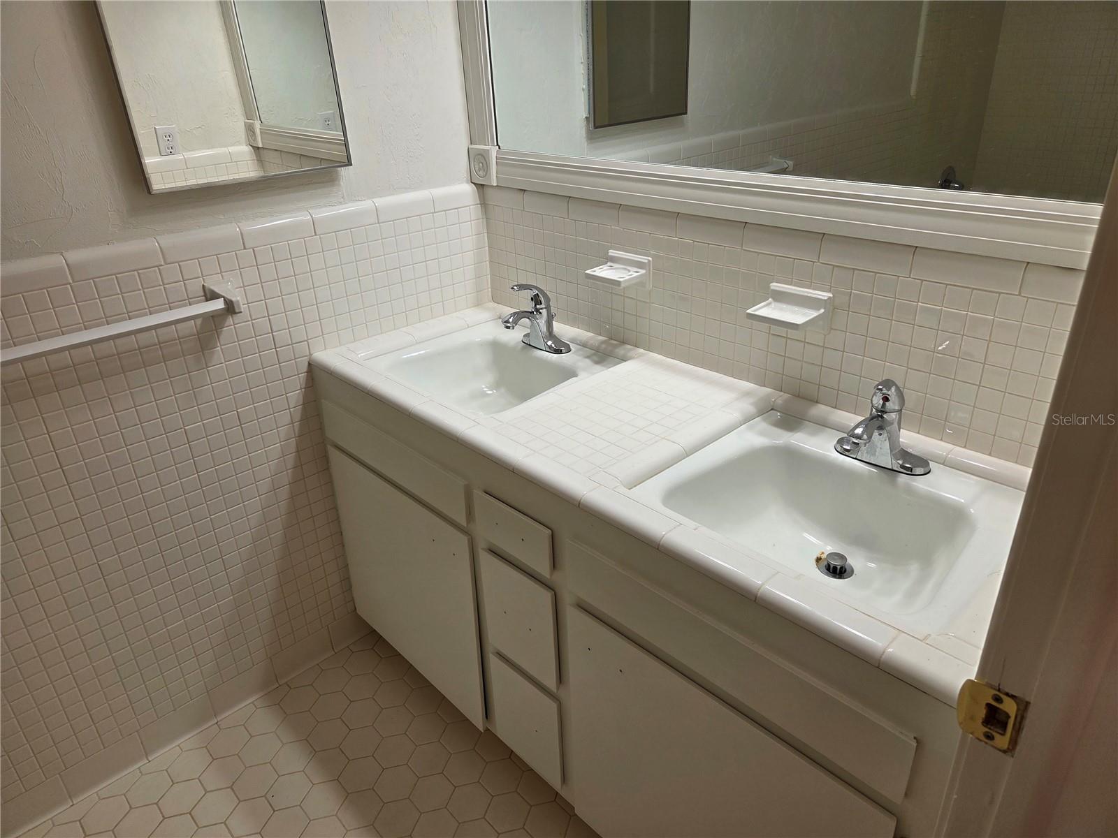 COLCLOUGH HILL 1ST ADDN-CLINCH GRT - Residential