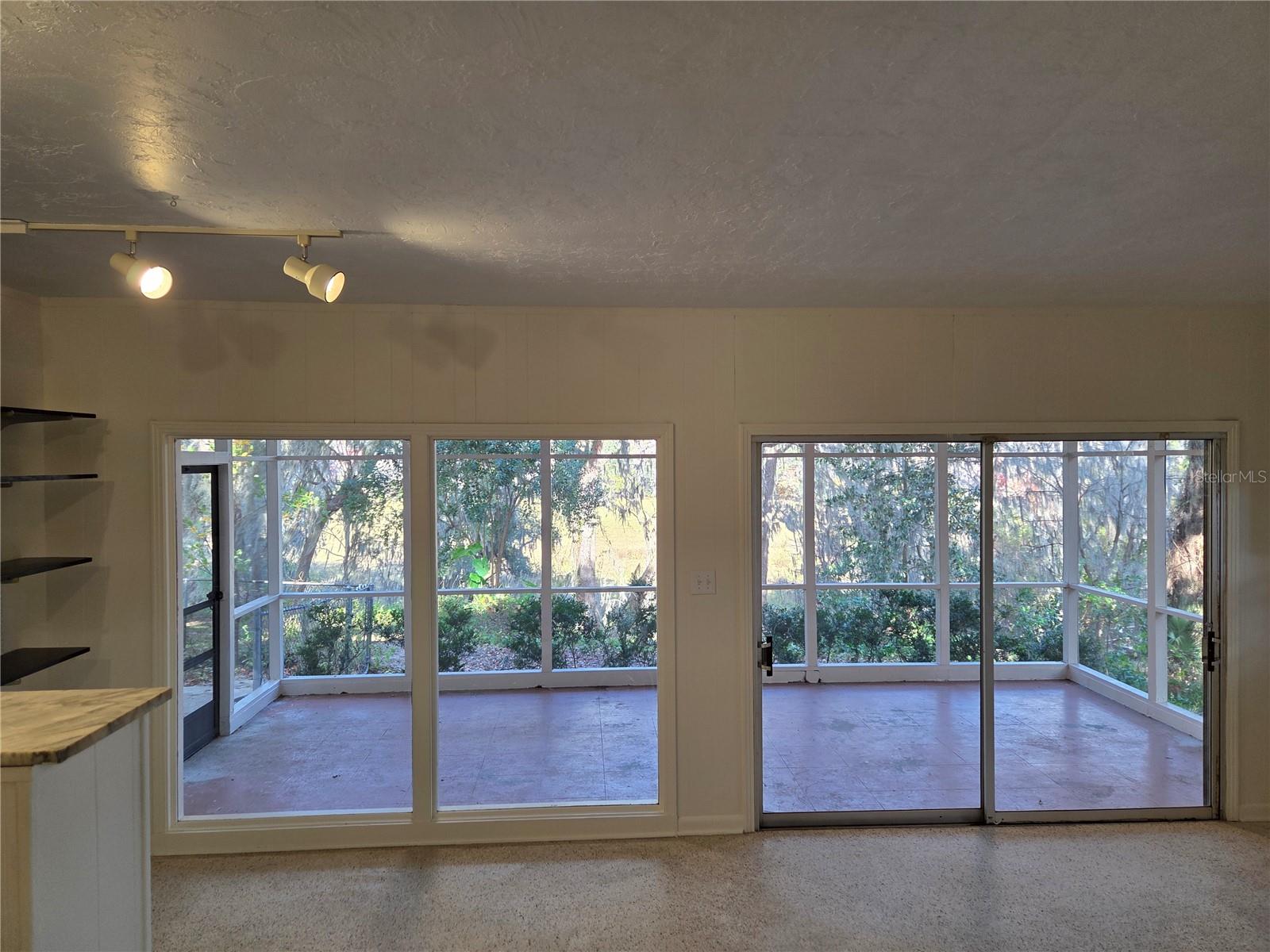 COLCLOUGH HILL 1ST ADDN-CLINCH GRT - Residential