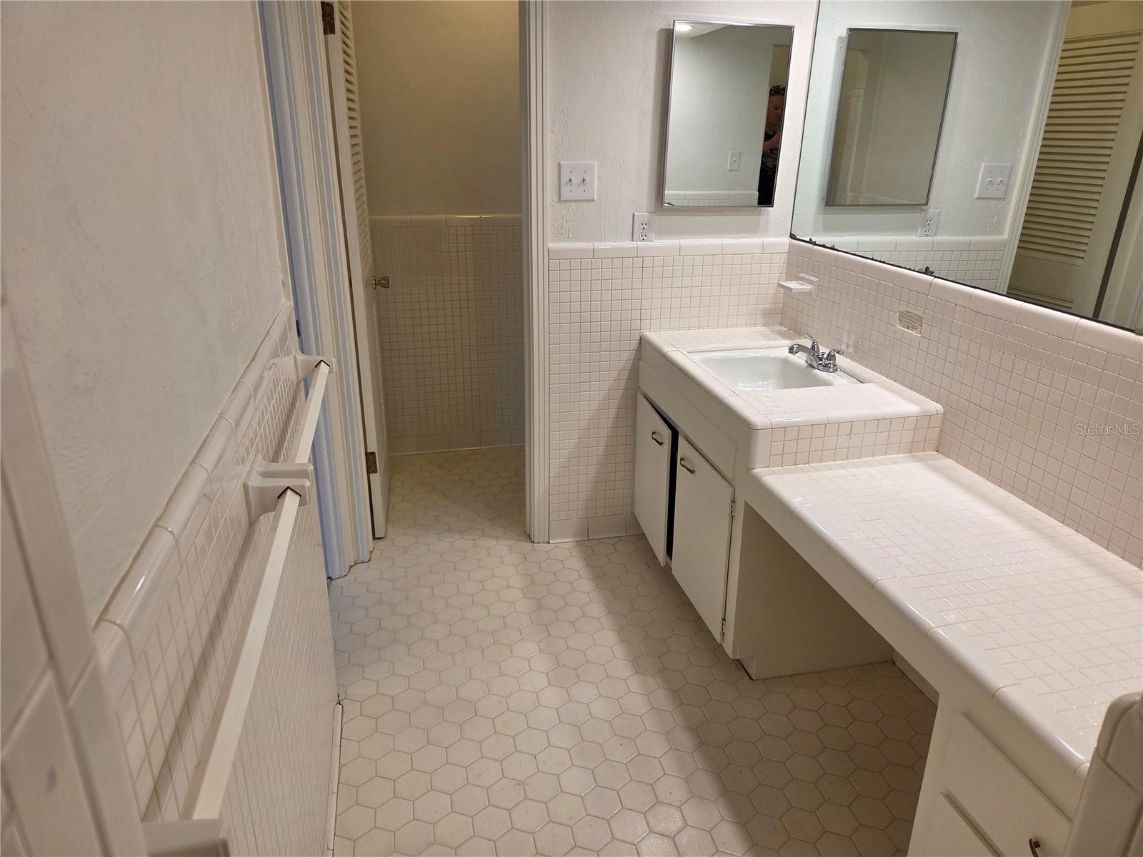 COLCLOUGH HILL 1ST ADDN-CLINCH GRT - Residential