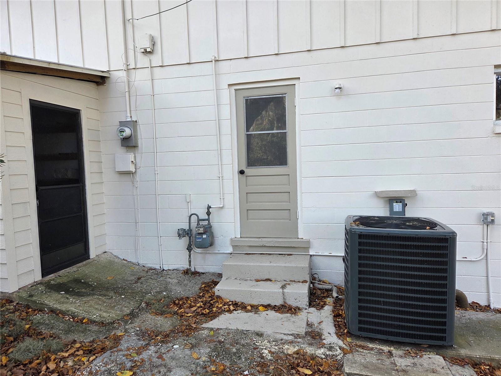 COLCLOUGH HILL 1ST ADDN-CLINCH GRT - Residential