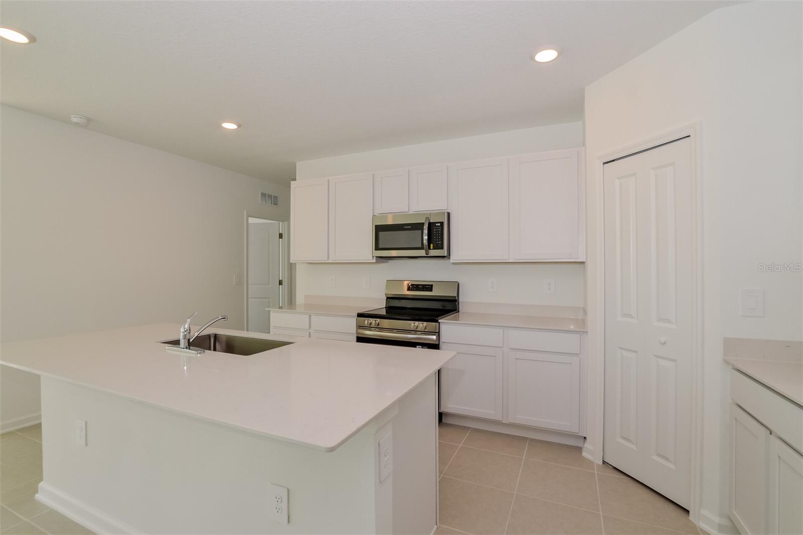 PEACE CRK RESERVE - Residential Lease