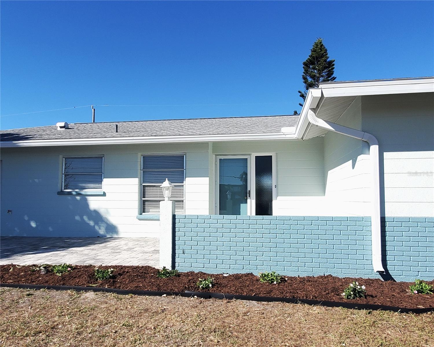 531 S NEPONSIT DRIVE