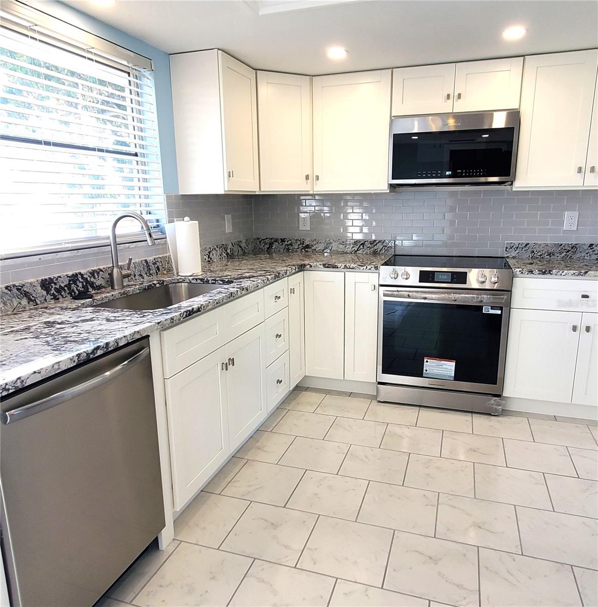 VENICE GARDENS - Residential